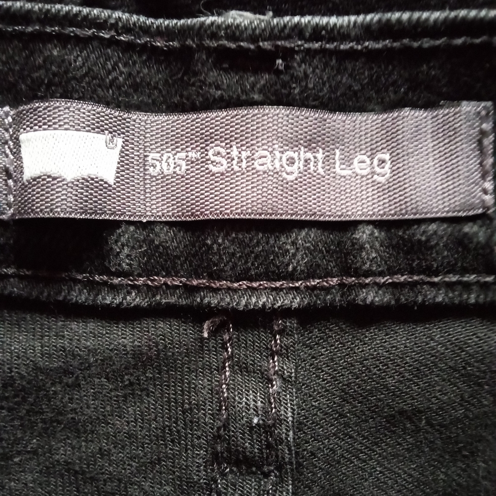 Levi's - Picture 3 of 7
